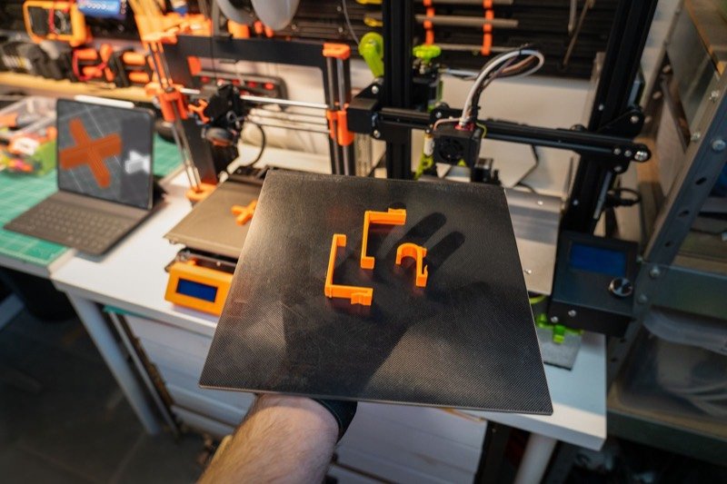 Piezas recién impresas en el taller